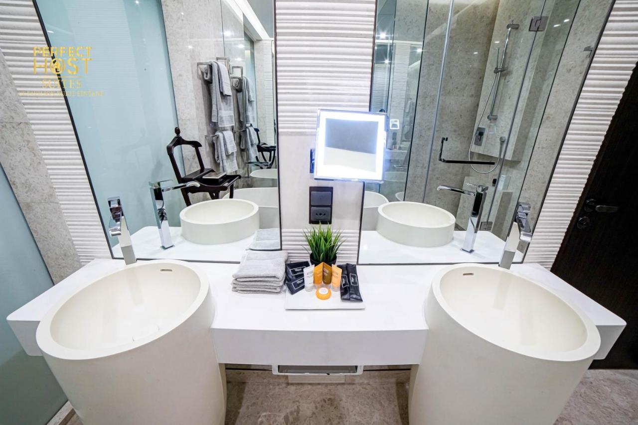 Ph Suites At Pavilion Bukit Bintang Kuala Lumpur Buitenkant foto Bathroom